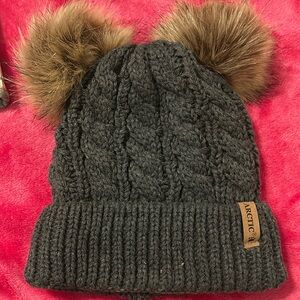 Grey Arctic Paw bear‎ ear beanie NWT
